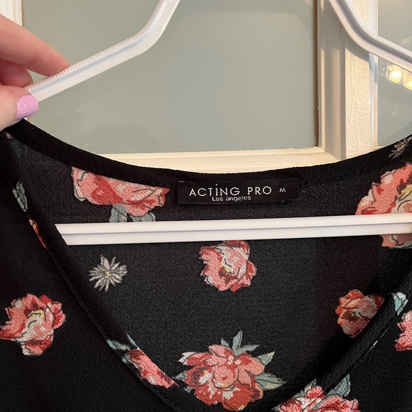 Women’s tie front high low blouse - Picture 4 of 6